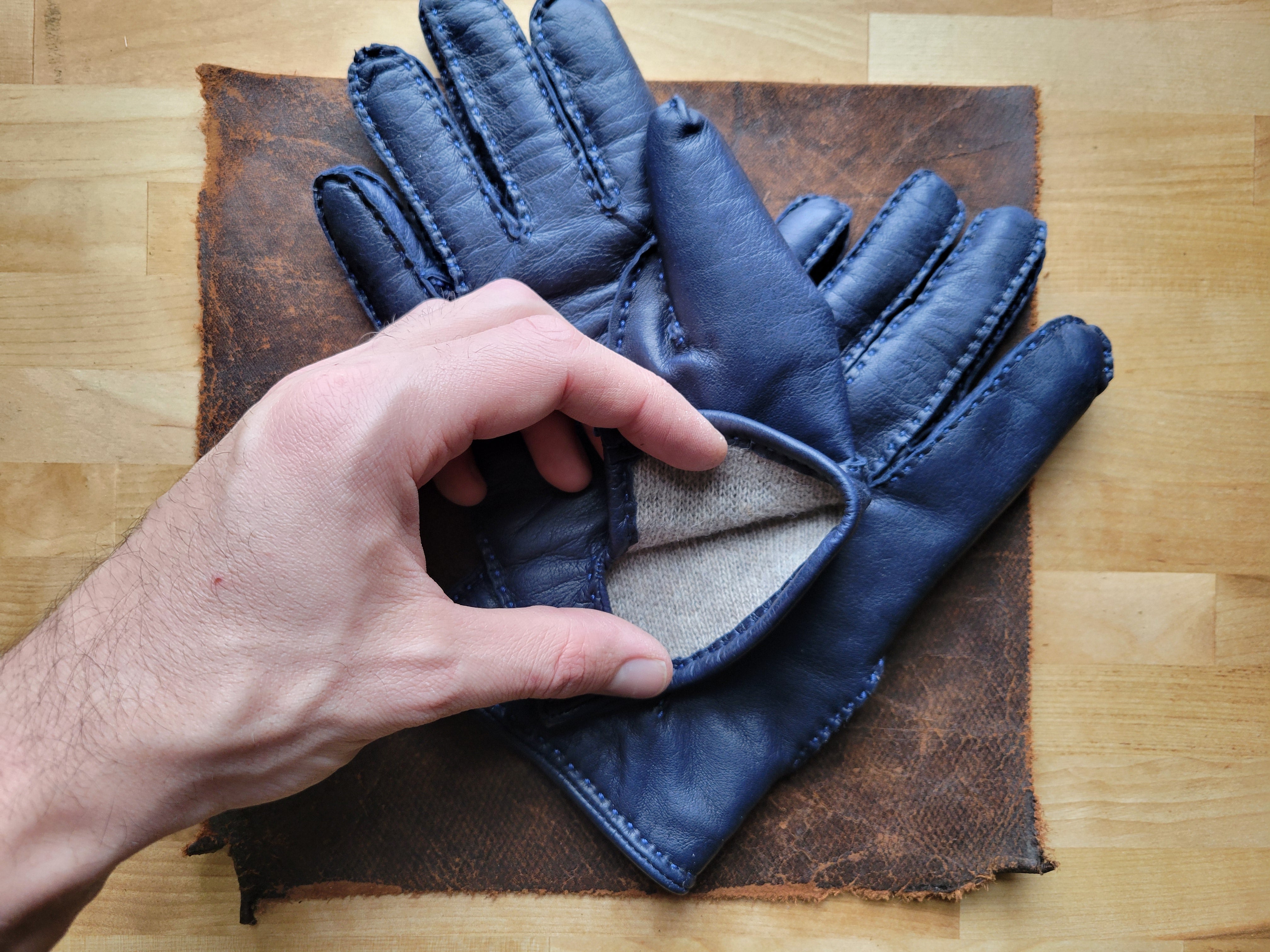 Hand-Stitched Gloves - Navy Sheepskin